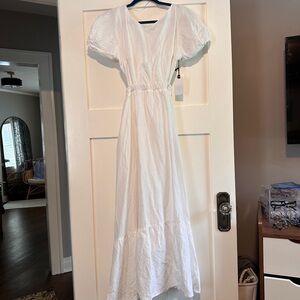 ASTR Jelena back cut puff sleeve midi dress in white